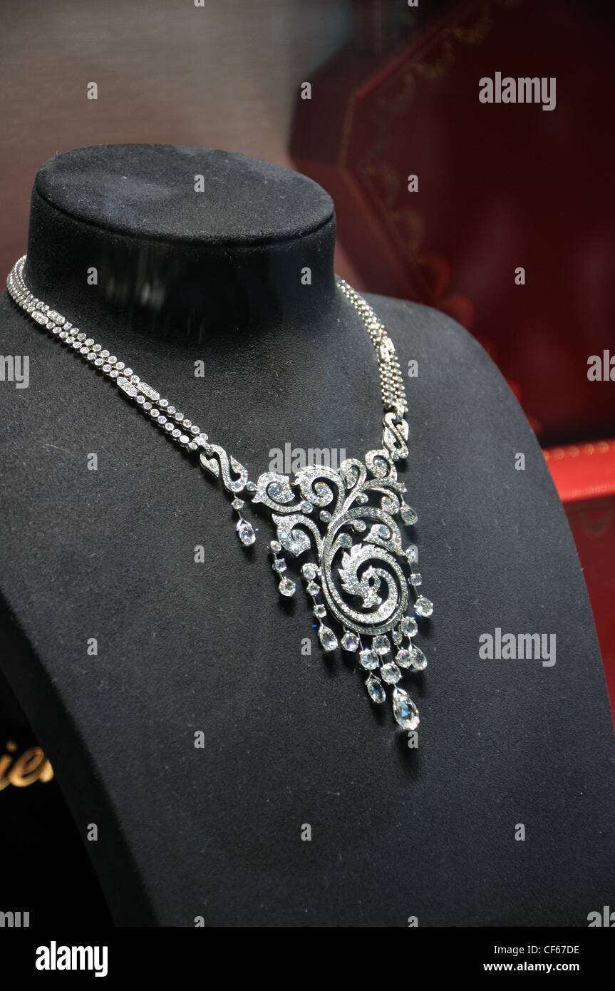 diamond cartier choker