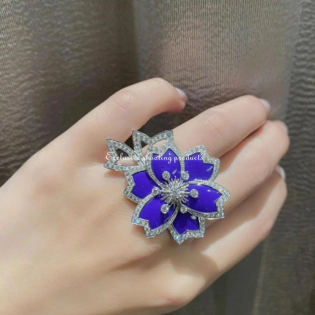Van Cleef & Arpels VCARP7EO00 Hellébore Between the Finger Ring White gold Diamond Lapis lazuli Ring 6