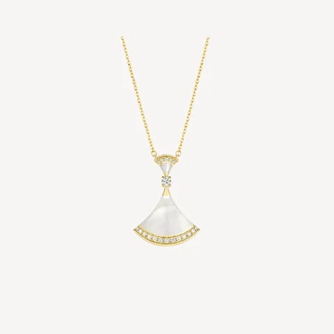 Bulgari 356452 Divas? Dream Necklace Yellow Gold Mother-of-pearl and Diamonds 1