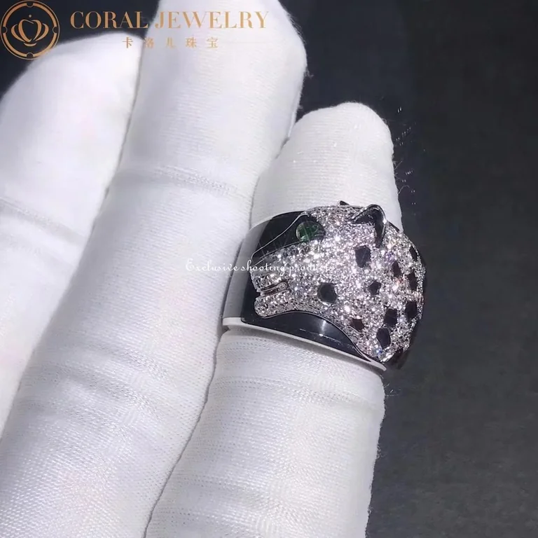 Black Lacquer Onyx Emeralds and Diamonds Cartier Panthère de Cartier ring, White Gold B4211400 5