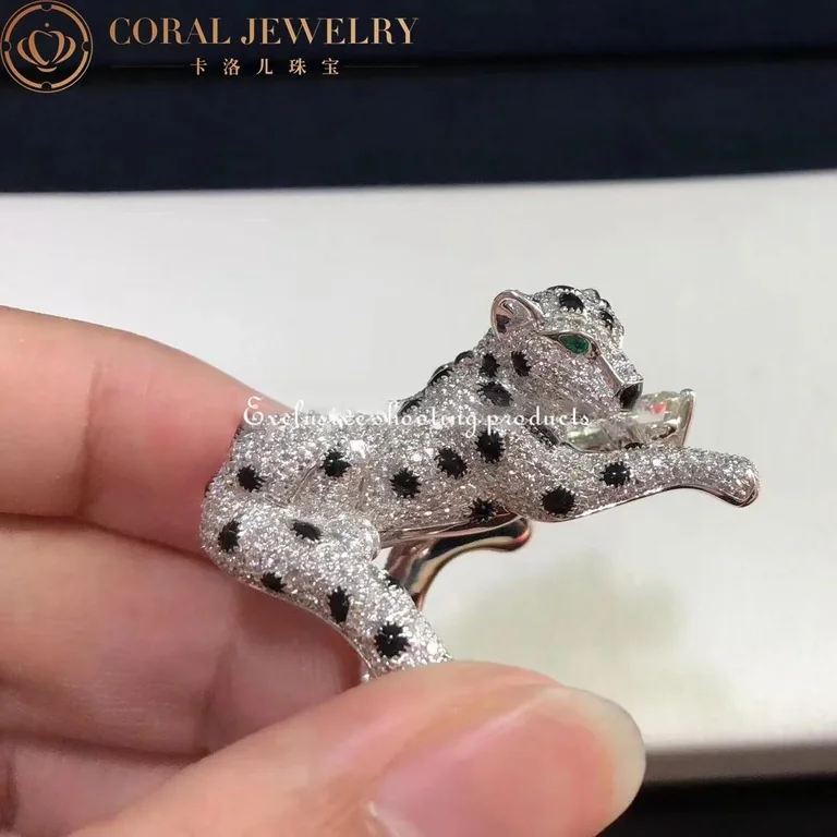 Cartier Panthère de H4190000 Cartier Ring Platinum Emeralds Onyx Diamonds 4