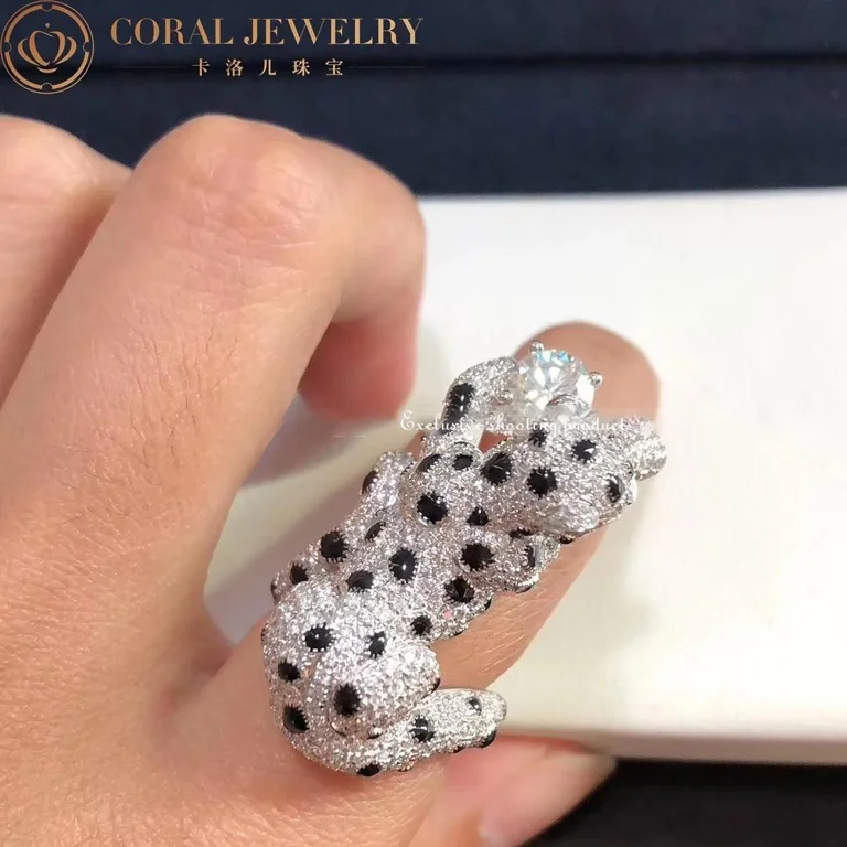 Cartier Panthère de H4190000 Cartier Ring Platinum Emeralds Onyx Diamonds 3