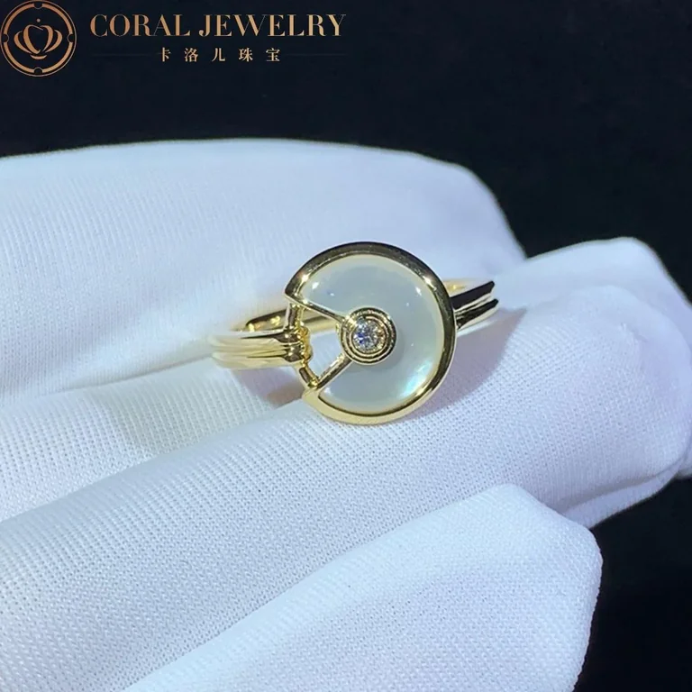 Cartier Amulette De Cartier Ring B4213300 XS Model Mother-of-pearl 3
