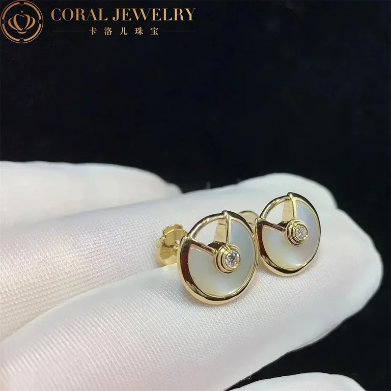Cartier B8301238 Amulette De Cartier Earrings XS Model White mother-of-pearl Yellow Gold 6
