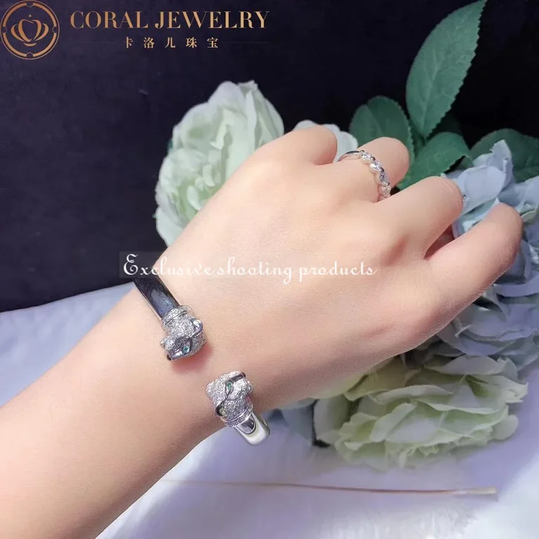 Cartier Panthère De N6706217 Cartier Bracelet White Gold Emeralds Onyx Diamonds 10