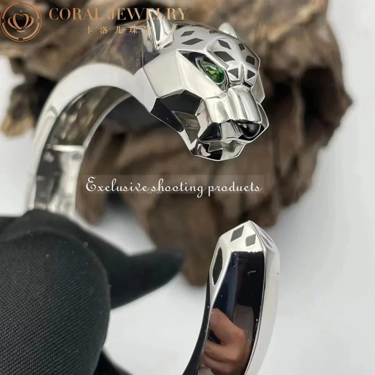 Cartier Panthère De N6034202 Cartier Bracelet 18K White Gold Black Lacquer. Tsavorite Garnets Onyx 7