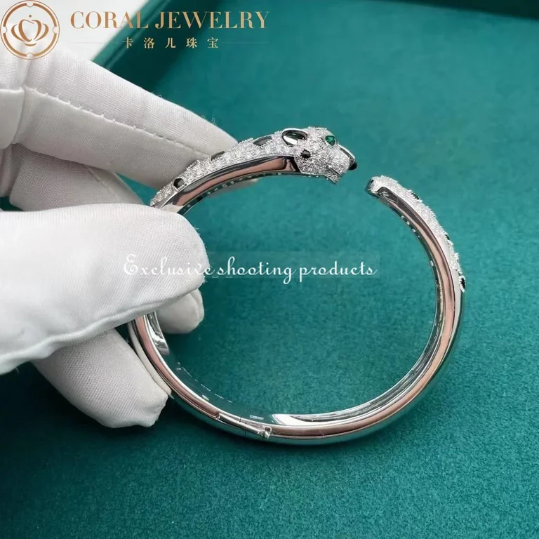 Cartier Panthère De N6715617 Cartier Bracelet 18K Gold Diamond Onyx Emerald 11