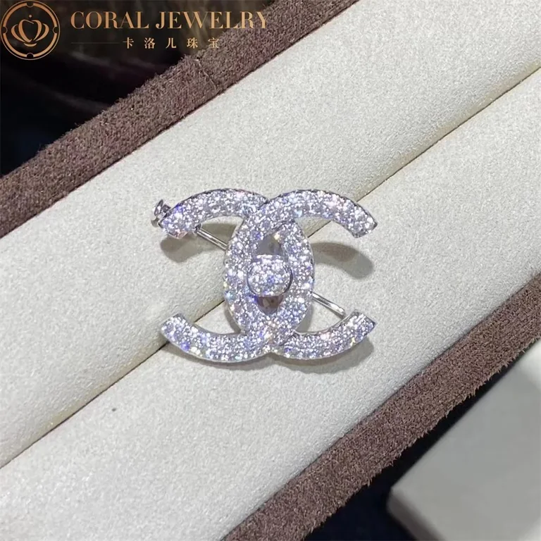 Chanel CC Logo Brooch 18k White Gold Diamonds Brooch 2