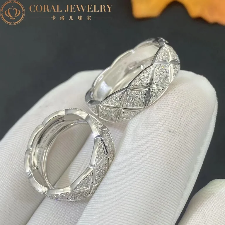 Chanel Coco Crush J12093 Ring Quilted Motif Small Version 18k White Gold Diamonds 4