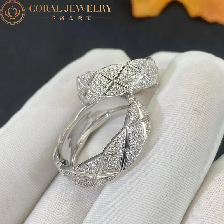 Chanel Coco Crush J12093 Ring Quilted Motif Small Version 18k White Gold Diamonds 3