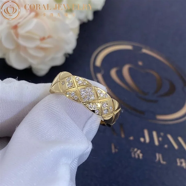 Chanel Coco Crush Ring J10864 Quilted Motif Small Version 18k Yellow Gold Diamonds 3