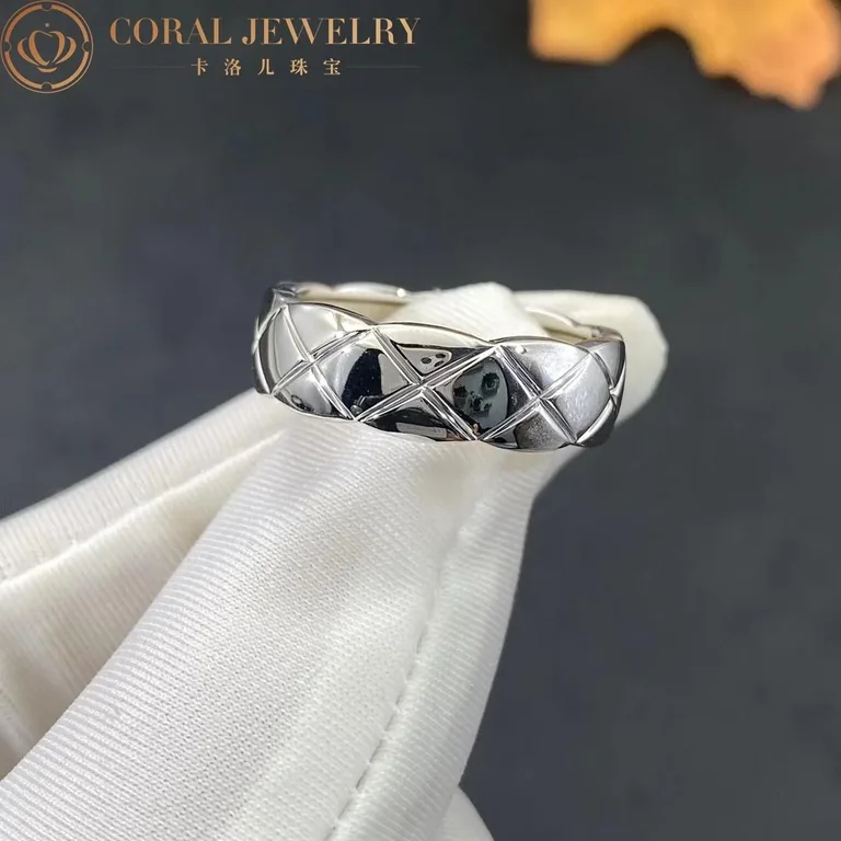 Chanel Coco Crush Ring J10570 Quilted Motif Small Version 18k White Gold 2