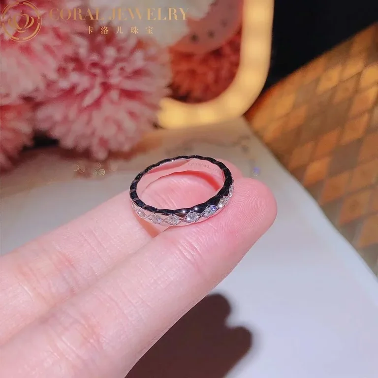 Chanel Coco Crush Ring J11871 Quilted Motif Mini Version 18k White Gold Diamonds 9