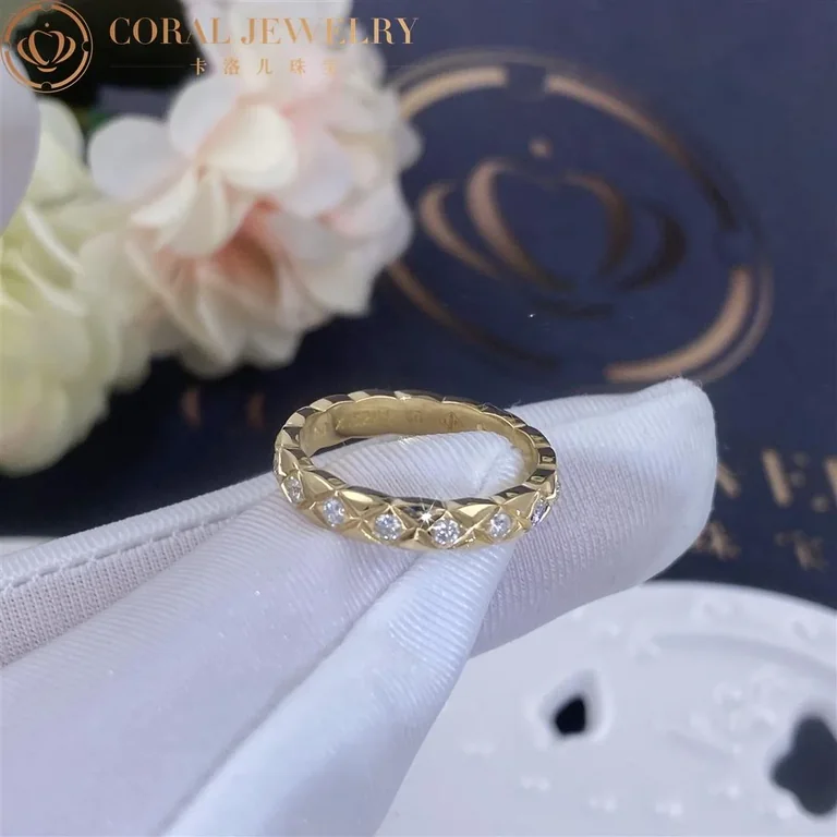 Chanel Coco Crush Ring J11786 Quilted Motif Mini Version 18k Yellow Gold Diamonds 2