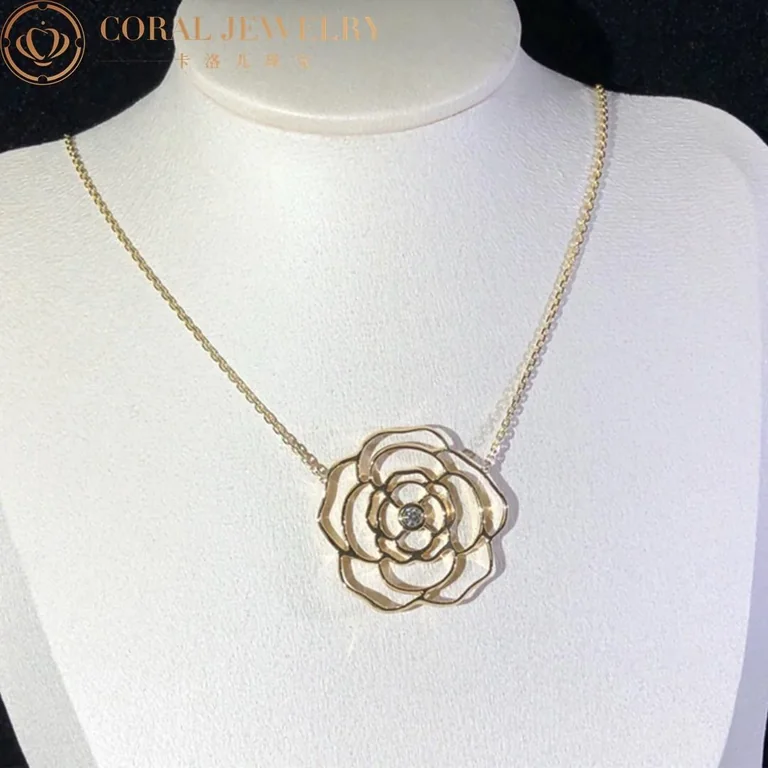 Chanel Pétales de Camélia J11668 Necklace 18k Yellow Gold Diamonds 2