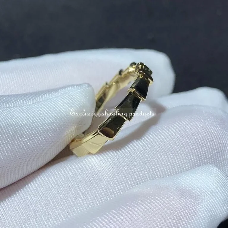 Bulgari 349640-YG Serpenti Viper wedding band in 18 kt yellow gold 2