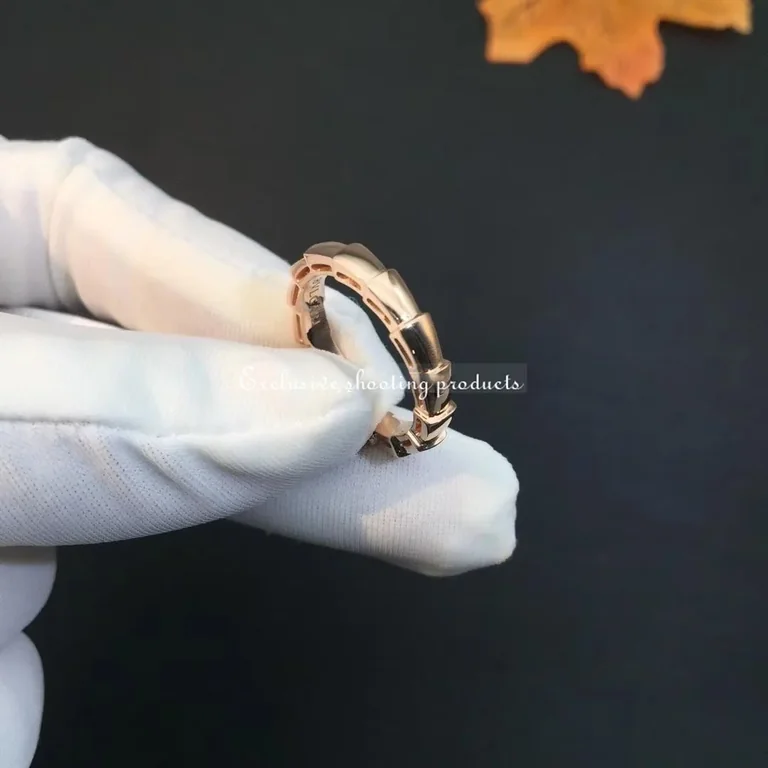 Bulgari Serpenti Viper 349640 wedding band in 18 kt rose gold 3