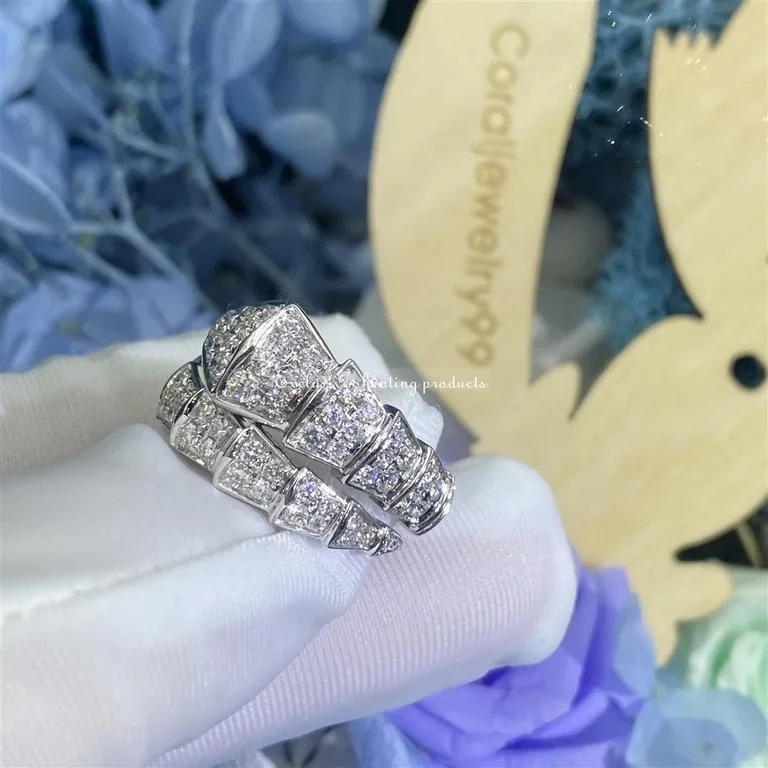 Bulgari Serpenti 345225 Viper one-coil ring in 18 kt white gold set with full pavé diamonds 3