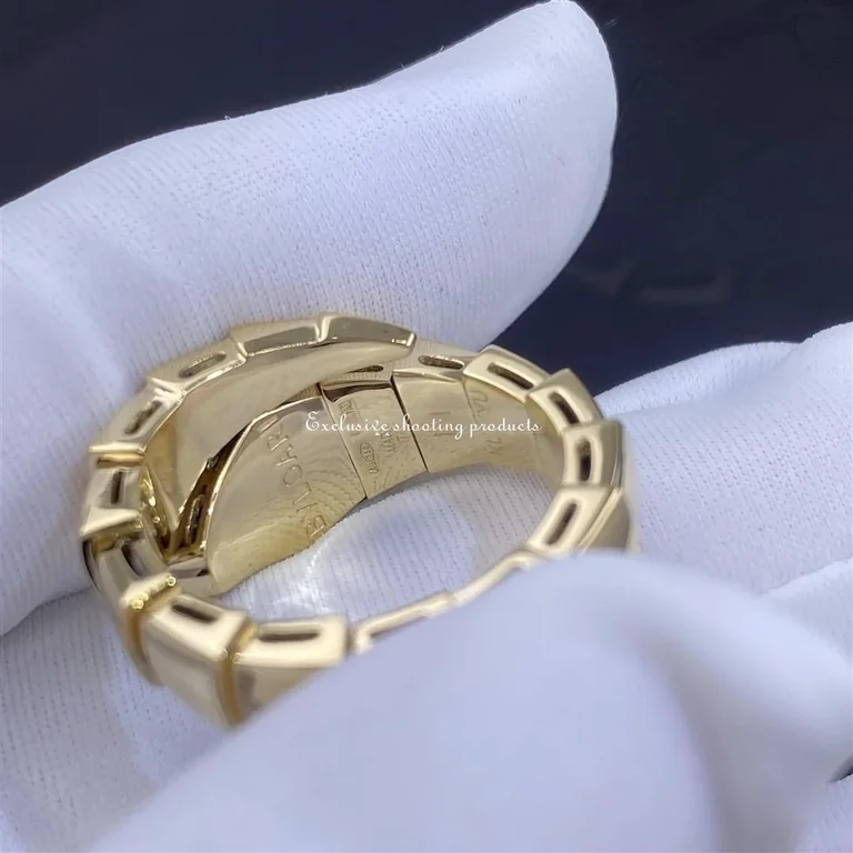 Bulgari Serpenti 345218YG Viper one-coil ring in 18 kt yellow gold set with pavé diamonds on the head 2
