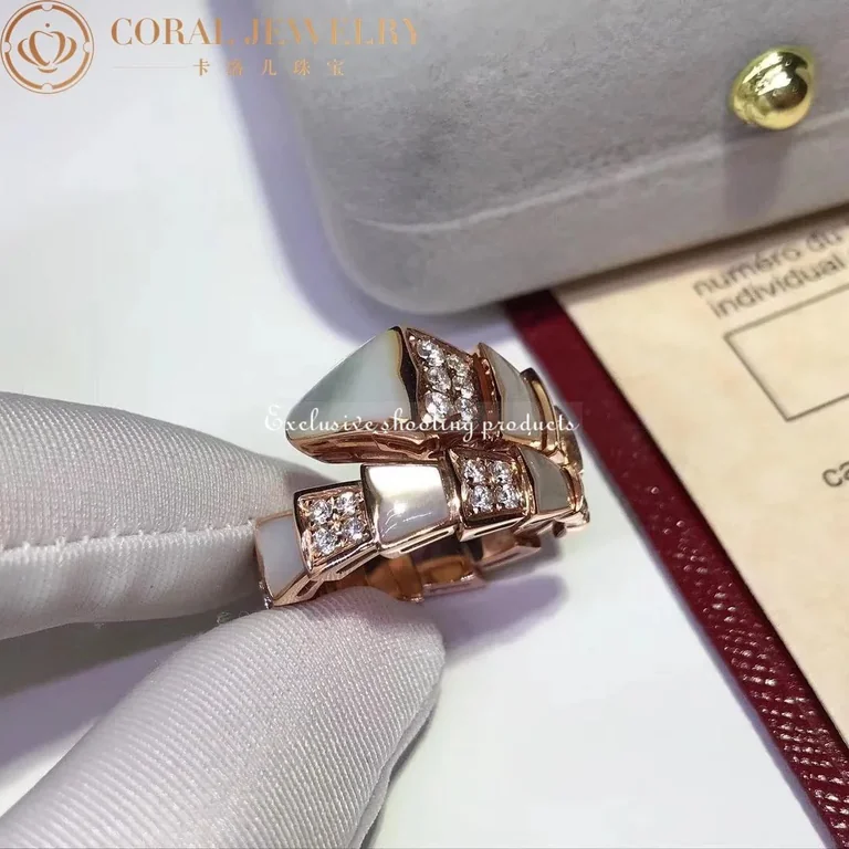 Bulgari Serpenti 350668 Viper one-coil ring in 18 kt rose gold set with mother-of-pearl elements and pavé diamonds 6