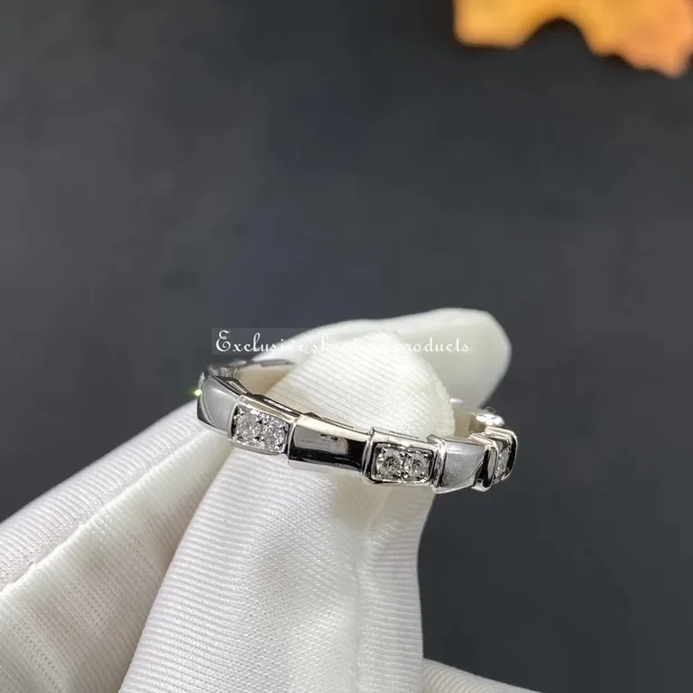 Bulgari Serpenti Viper 353403 band ring in 18 kt white gold set with demi pavé diamonds 5