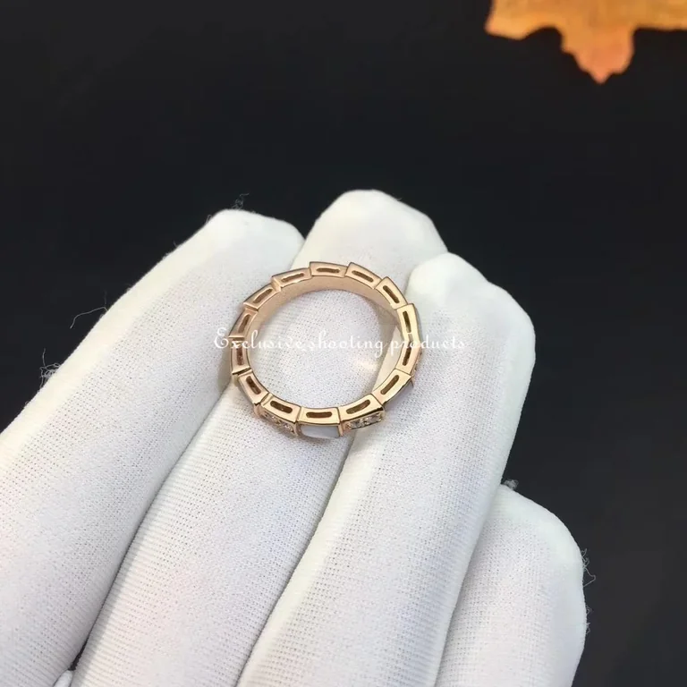 Bulgari Serpenti Viper 353225 band Ring in 18 kt rose gold with Mother of Pearls and pavé diamonds Ring 6