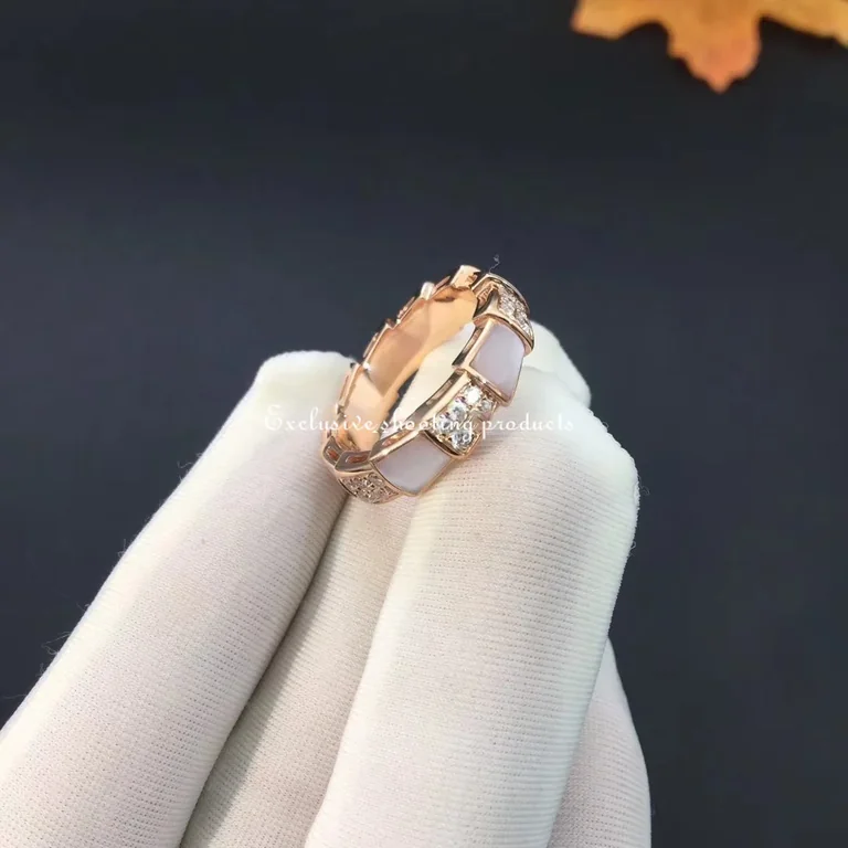 Bulgari Serpenti Viper 353236 band Ring in 18 kt rose gold with Mother of Pearls and pavé diamonds Ring 6