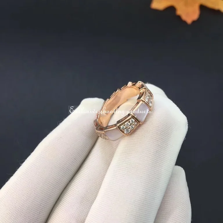 Bulgari Serpenti Viper 353236 band Ring in 18 kt rose gold with Mother of Pearls and pavé diamonds Ring 4