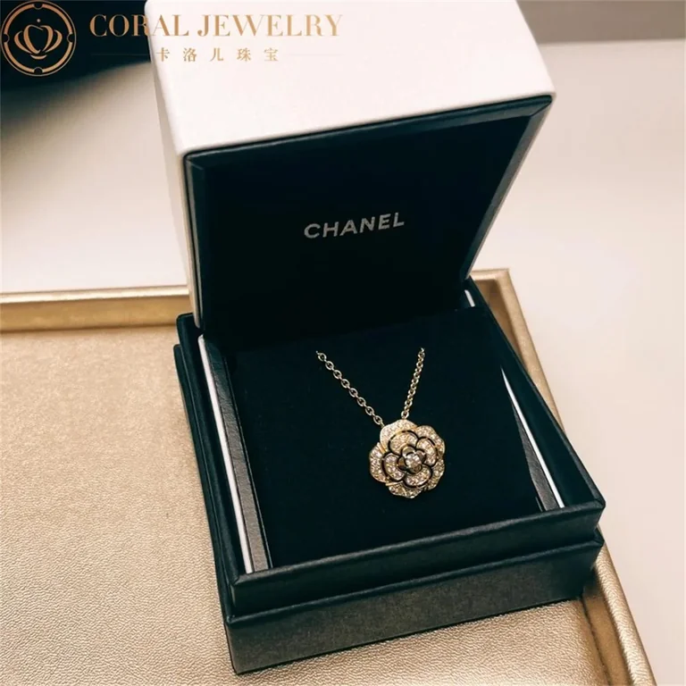 Chanel Bouton de Camélia J12037 necklace 18k Yellow Gold Diamonds 2