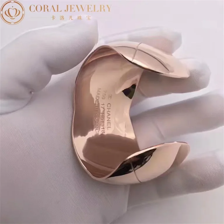 Chanel Coco Crush J10572 Cuff Quilted Motif 18k Yellow Gold 3