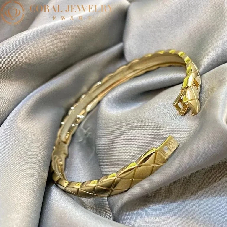 Chanel Coco Crush J11139 Bracelet Quilted Motif 18k Yellow Gold 3