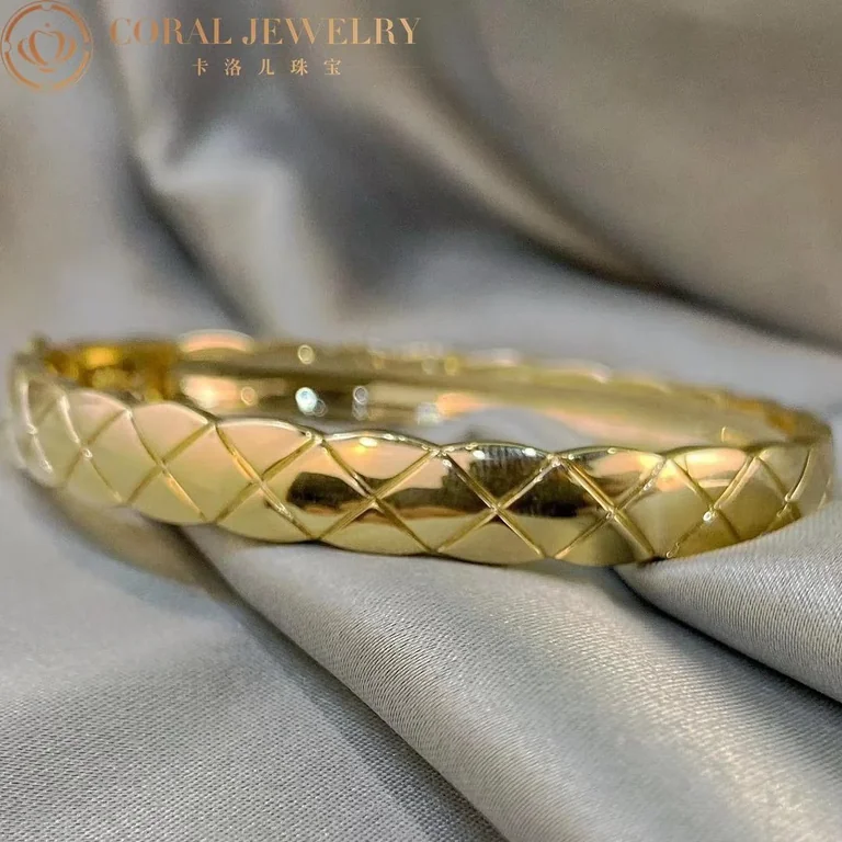 Chanel Coco Crush J11139 Bracelet Quilted Motif 18k Yellow Gold 2
