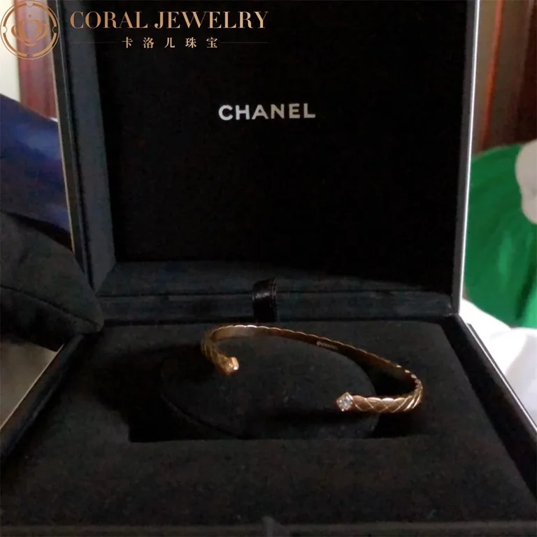 Chanel Coco Crush J11666 Bracelet Quilted Motif 18k Beige Gold Diamonds 7