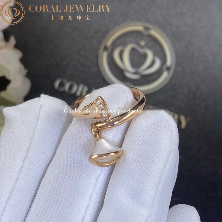 Bulgari Divas? Dream AN857333 ring in Rose gold mother of pearl and diamonds 2