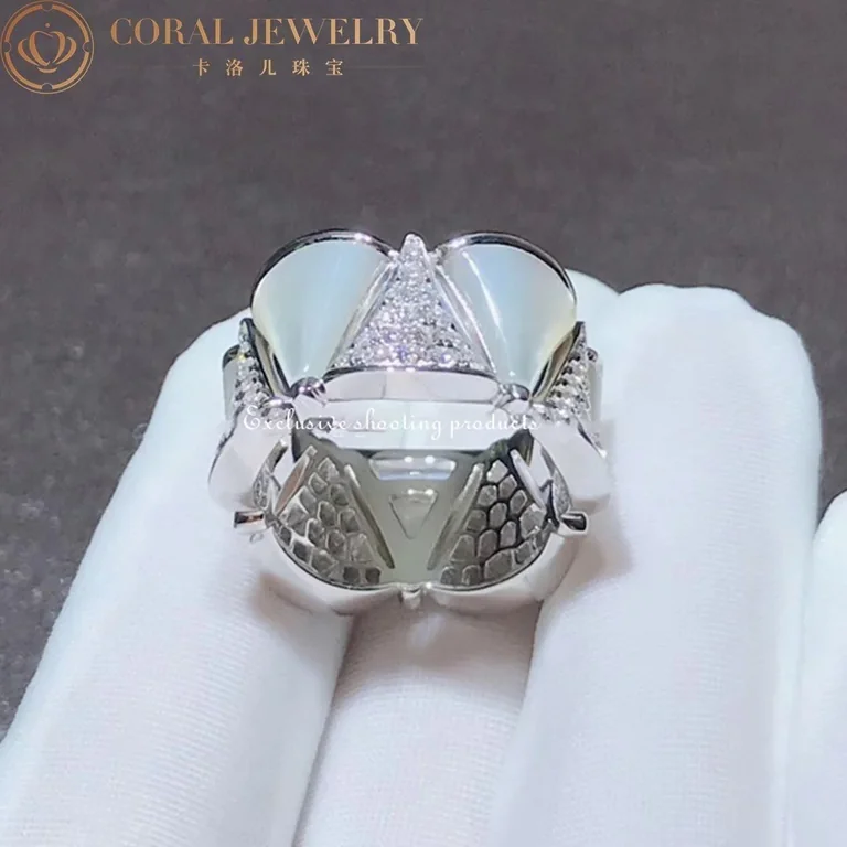 Bulgari Divas? Dream AN856775 ring in white gold mother of pearl and diamonds Collector Square 9
