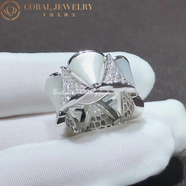 Bulgari Divas? Dream AN856775 ring in white gold mother of pearl and diamonds Collector Square 7