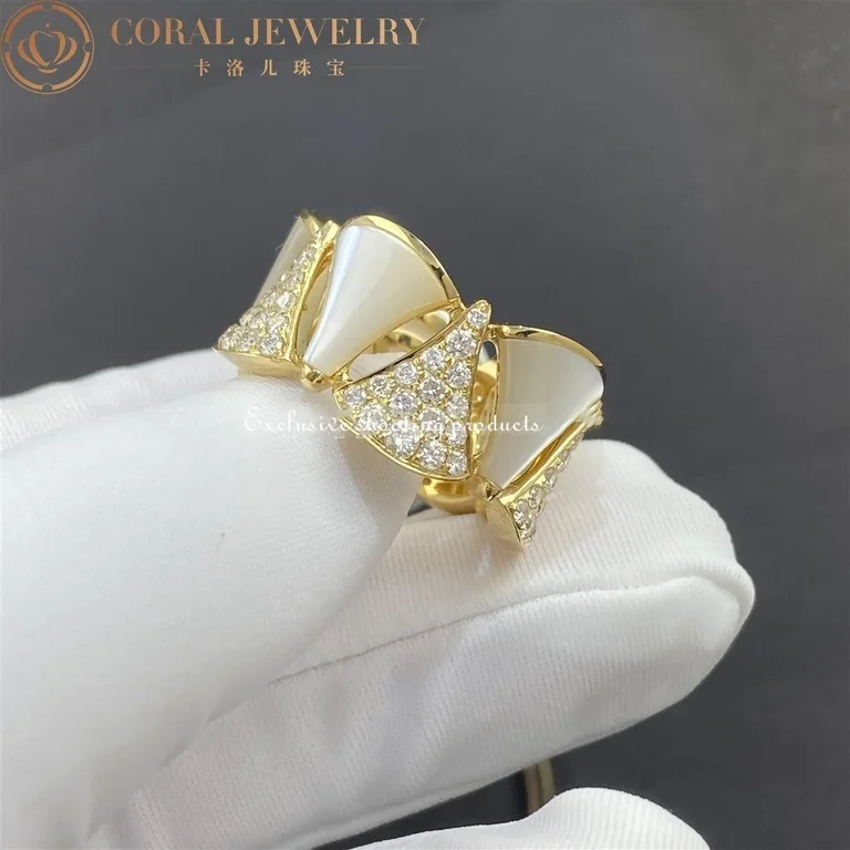 Bulgari AN856775 Divas? Dream ring in Yellow gold mother of pearl and diamonds Collector Square 7