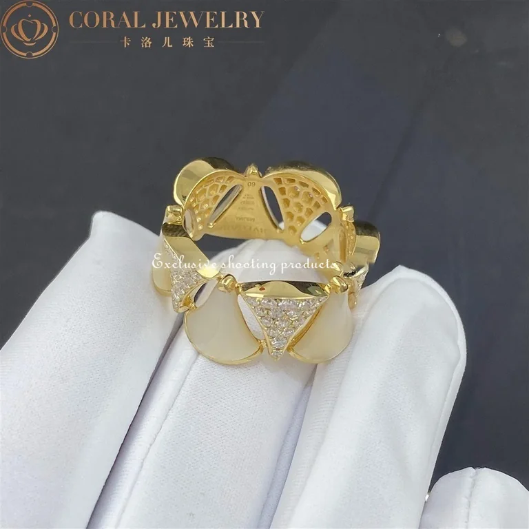 Bulgari AN856775 Divas? Dream ring in Yellow gold mother of pearl and diamonds Collector Square 6