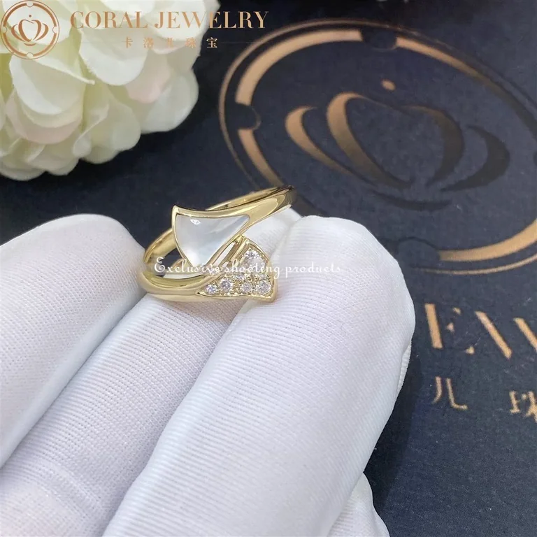 Bulgari Divas? Dream 353800 ring in Yellow gold mother of pearl and diamonds 5
