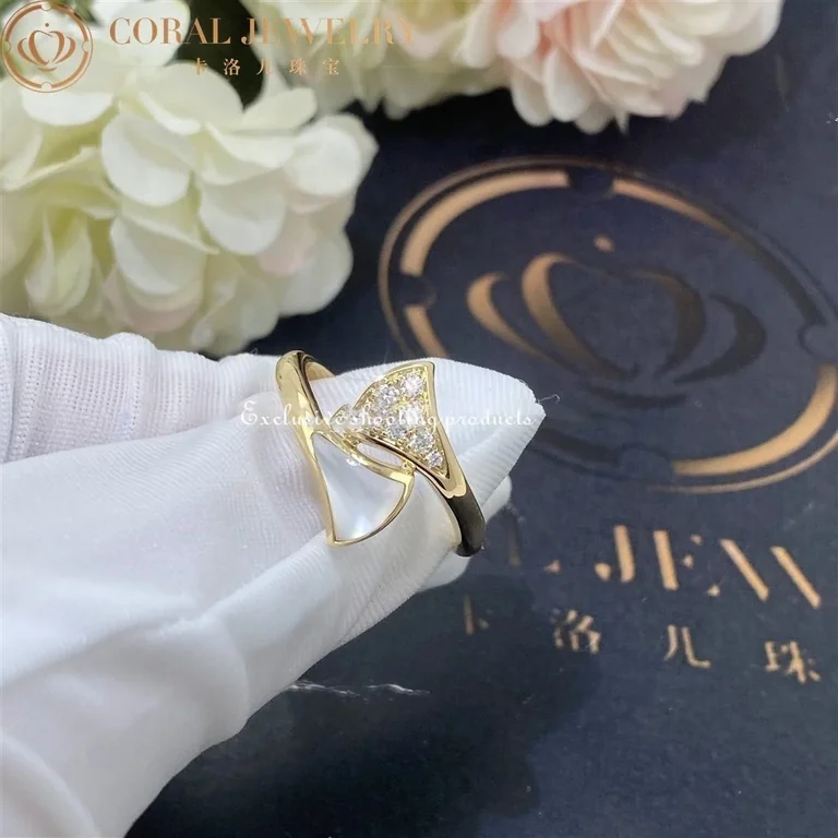 Bulgari Divas? Dream 353800 ring in Yellow gold mother of pearl and diamonds 2