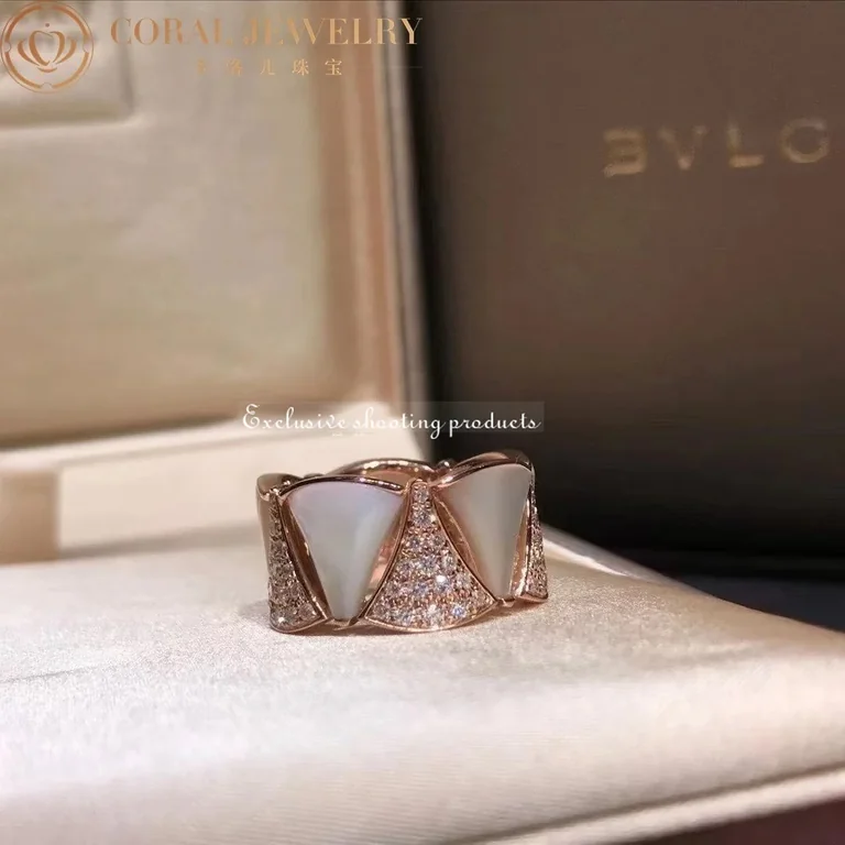 Bulgari Divas? Dream AN856775 ring in Rose gold mother of pearl and diamonds Collector Square 3