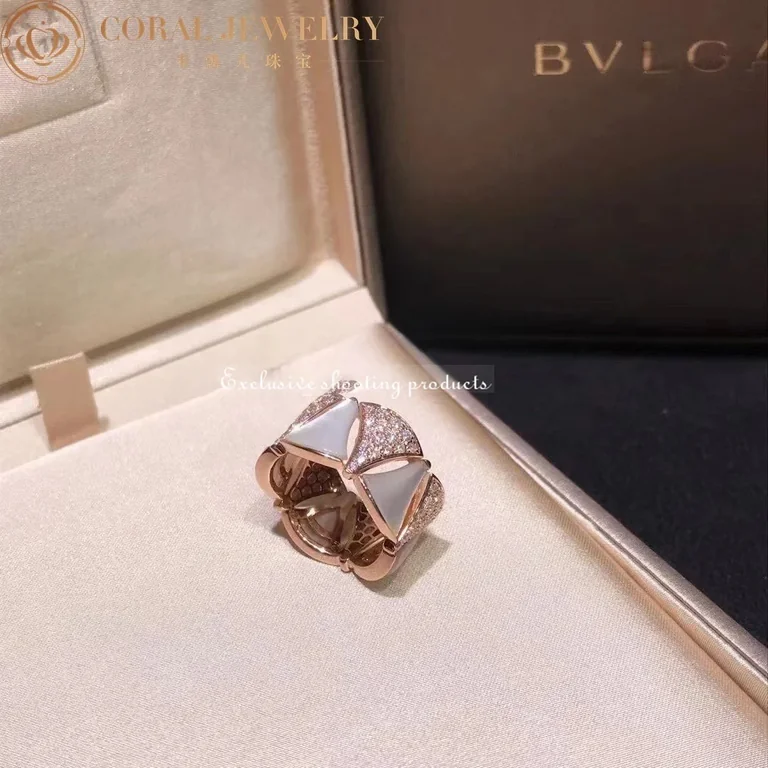 Bulgari Divas? Dream AN856775 ring in Rose gold mother of pearl and diamonds Collector Square 2