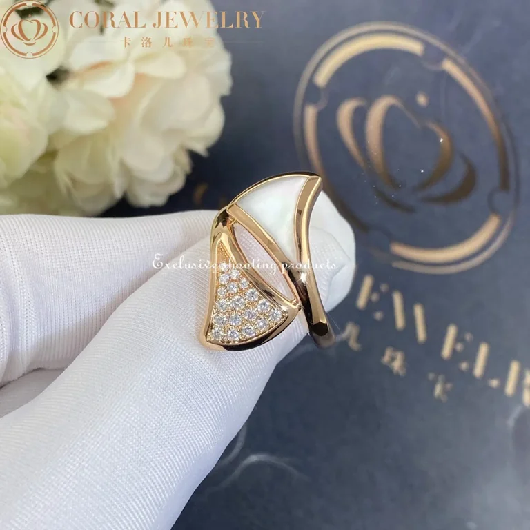 Bulgari Divas? Dream 350721 ring in Rose gold mother of pearl and diamonds 6
