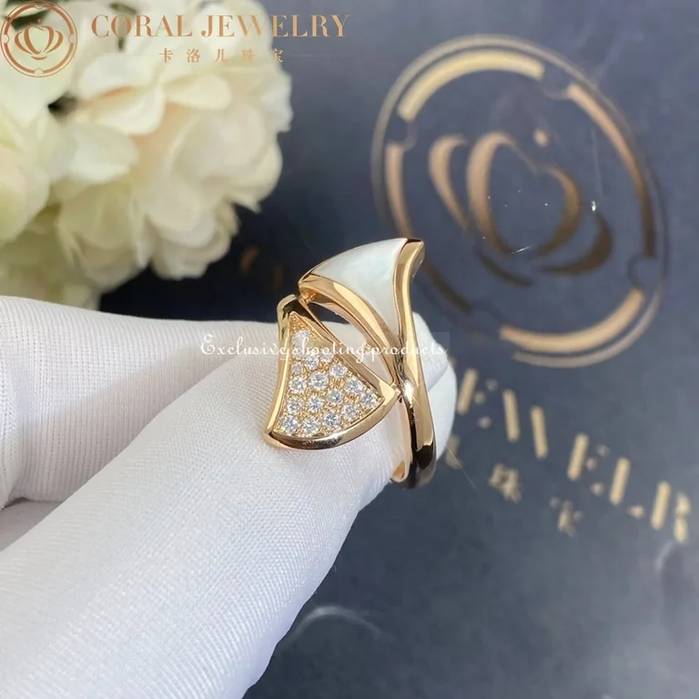 Bulgari Divas? Dream 350721 ring in Rose gold mother of pearl and diamonds 5