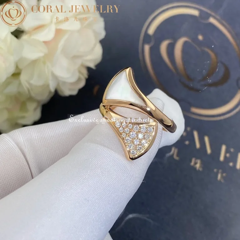 Bulgari Divas? Dream 350721 ring in Rose gold mother of pearl and diamonds 4
