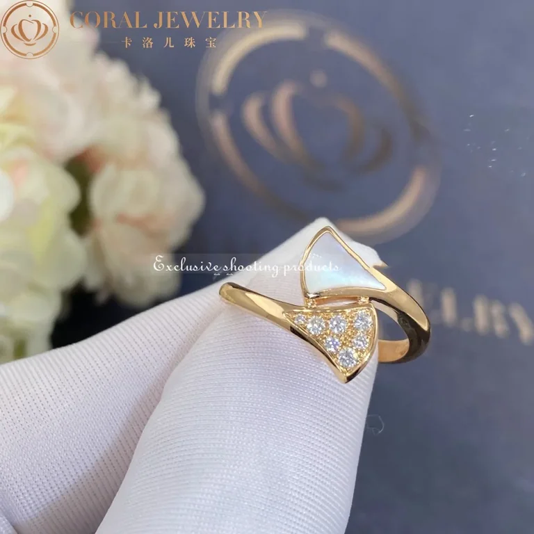 Bulgari Divas? Dream 353800 ring in Rose gold mother of pearl and diamonds 2