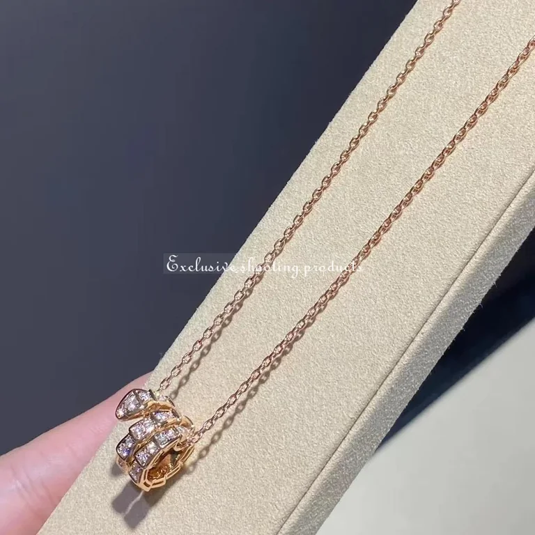 Bulgari Serpenti Viper 357795 pendant necklace in 18 kt rose gold set with pavé diamonds 8