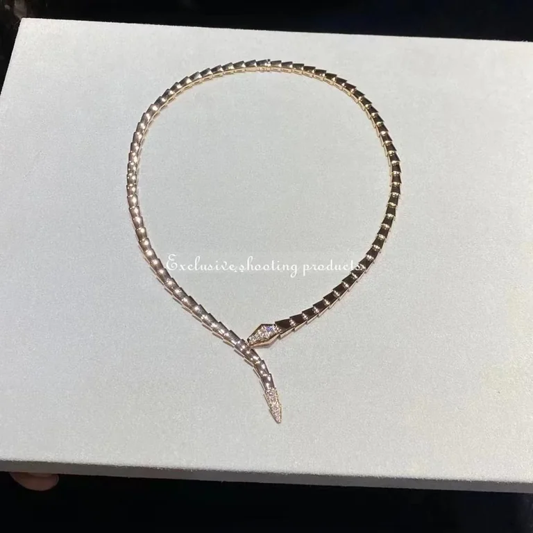 Bulgari Serpenti Viper 357864 18 kt rose gold necklace set with demi-pavé diamonds 2
