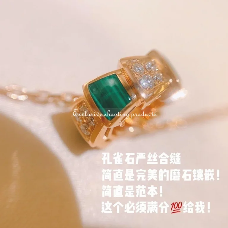 Bulgari Serpenti Viper 355958 18 kt rose gold necklace set with malachite elements and pavé diamonds on the pendant 13