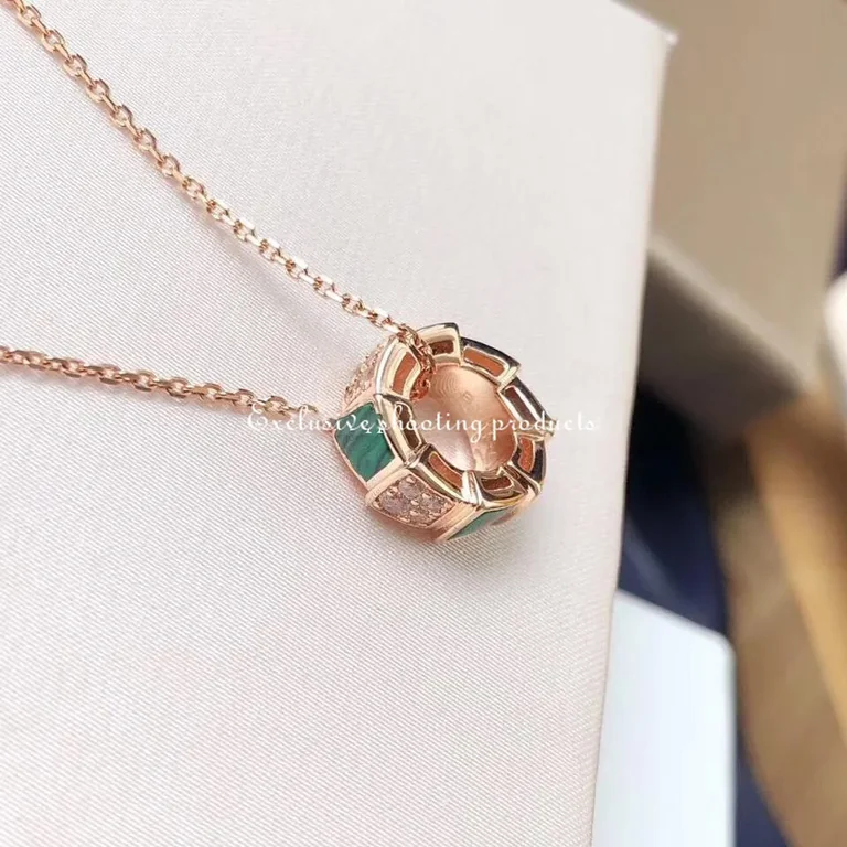 Bulgari Serpenti Viper 355958 18 kt rose gold necklace set with malachite elements and pavé diamonds on the pendant 9